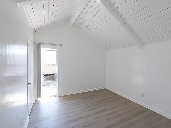 5th image of 840 Chestnut Ave #13