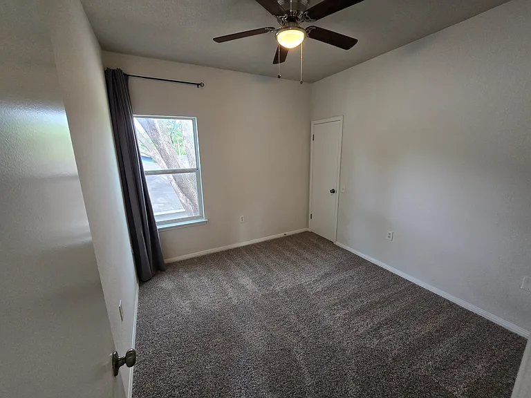 1604 Singleton Ave #A — Photo 29