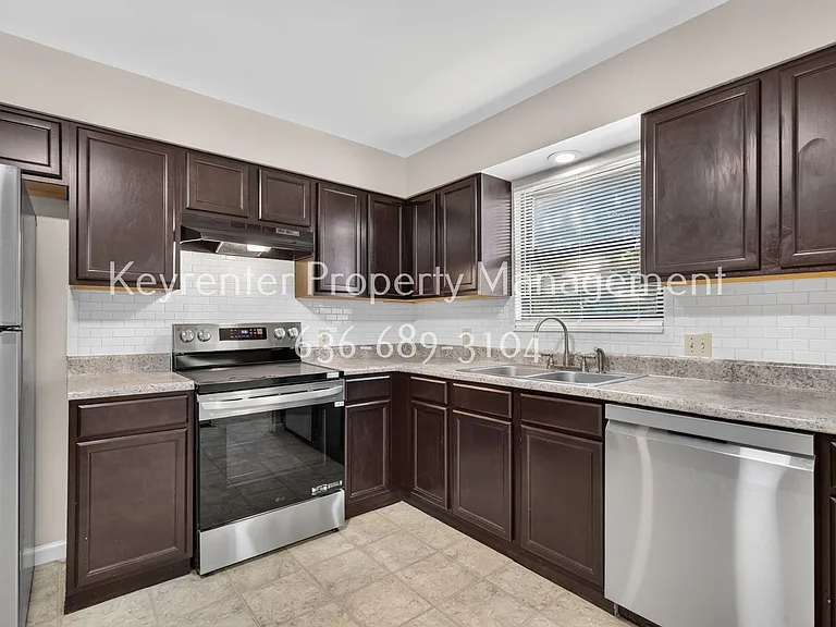 357 Della Dr — Photo 8