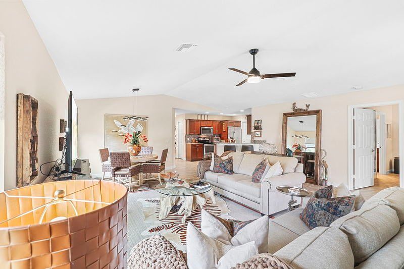 1st image of 32 Ipanema Way