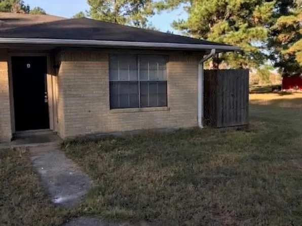716 Fernwood St #A, Waller, TX 77484