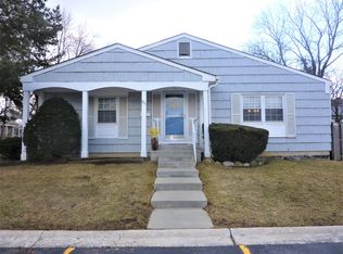 1811 Carlisle Ct, Schaumburg, IL 60194