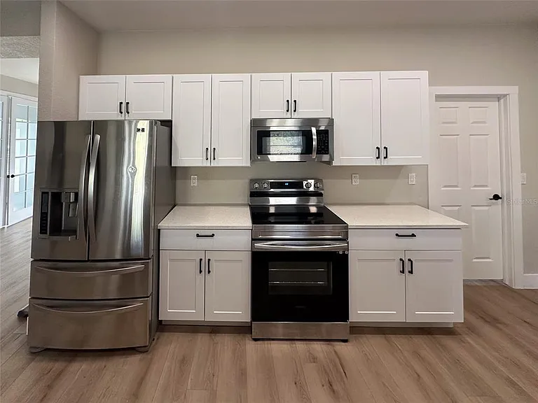 4730 Londel Ave — Photo 3