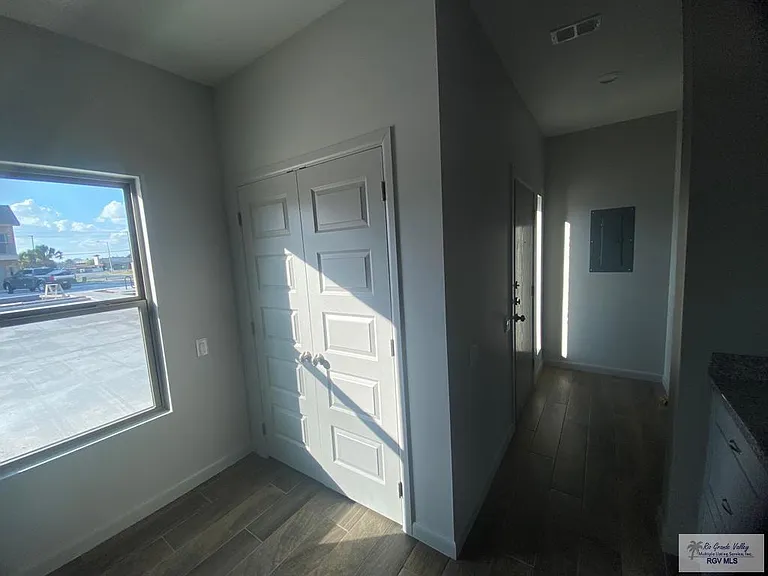 7100 Via Del Mar Cir #5 — Photo 12