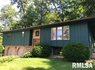 335 Valley Dr, Geneseo, IL 61254