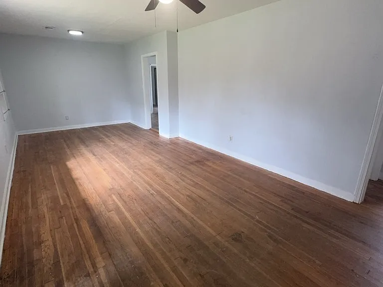 320 Lawrence Rd — Photo 16