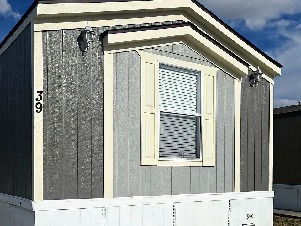 1st image of 1120 N Vista Dr #39