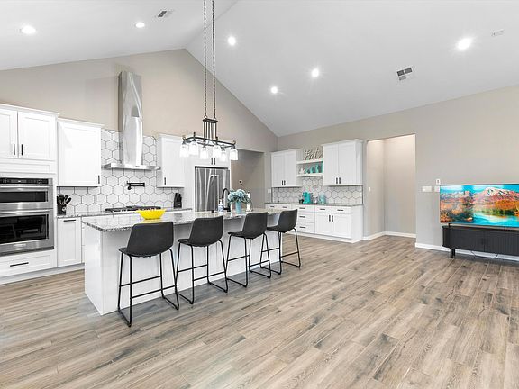 4th image of 1645 16th Ave SE