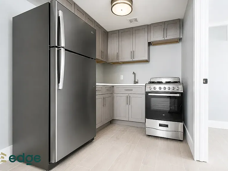 702 Fenimore St #1B — Photo 2