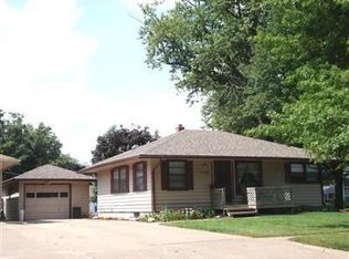 1529 West St, Grinnell, IA 50112