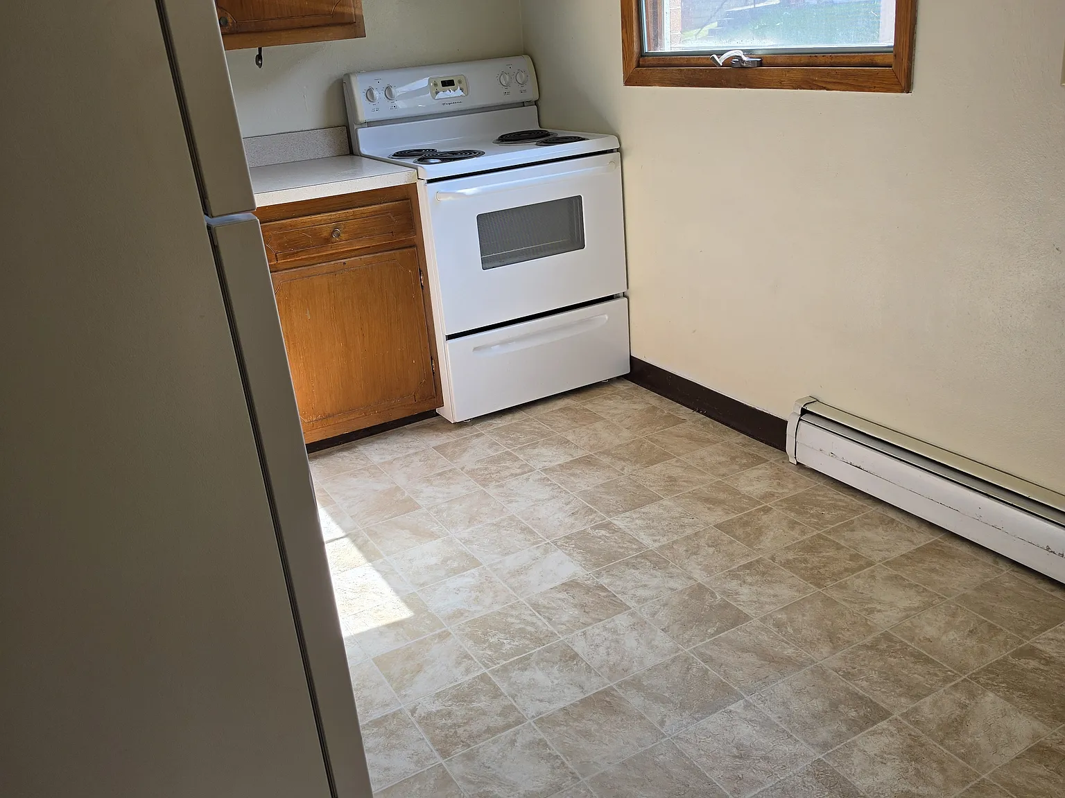 2 bed, $900 — Photo 3