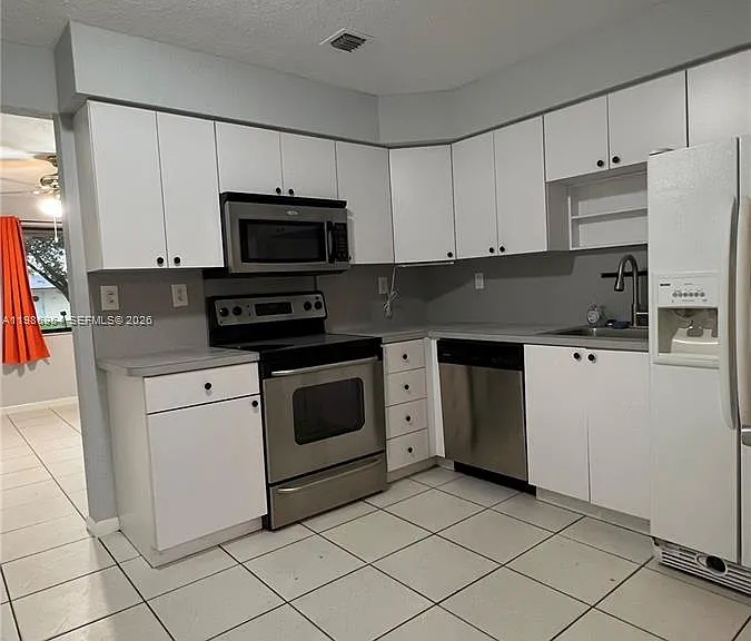 5048 SW 92nd Ter #5048 — Photo 7
