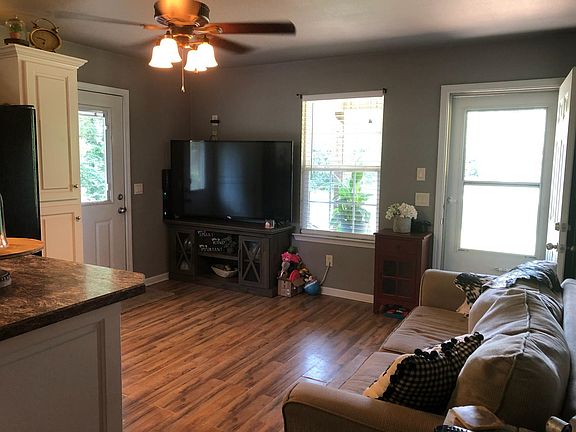 4th image of 4701 Rose Ln
