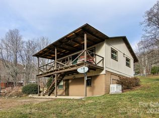 70 Apple Blossom Ln, Maggie Valley, NC 28751