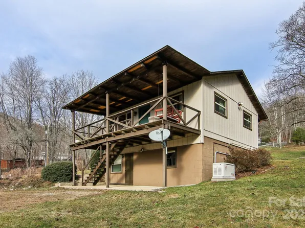 70 Apple Blossom Ln, Maggie Valley, NC 28751