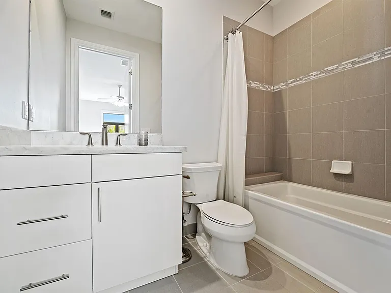 95 Isle Of Venice Dr — Photo 27