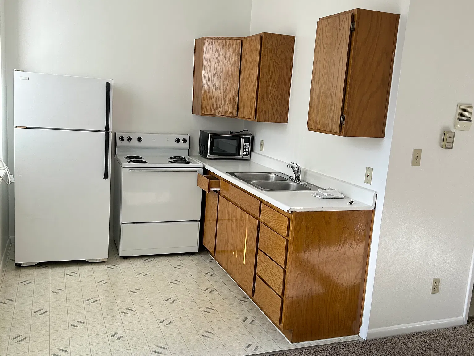 1 bed, 500 sqft, $960 — Photo 3