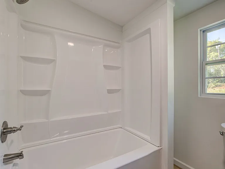 1723 Westminster Dr — Photo 17