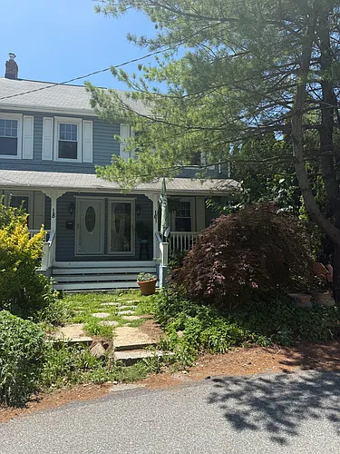 16 Spring St Photo 1