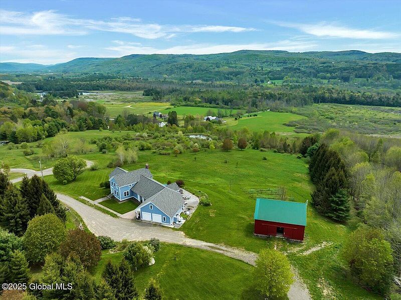 3rd image of 156 Saddle Brook Court