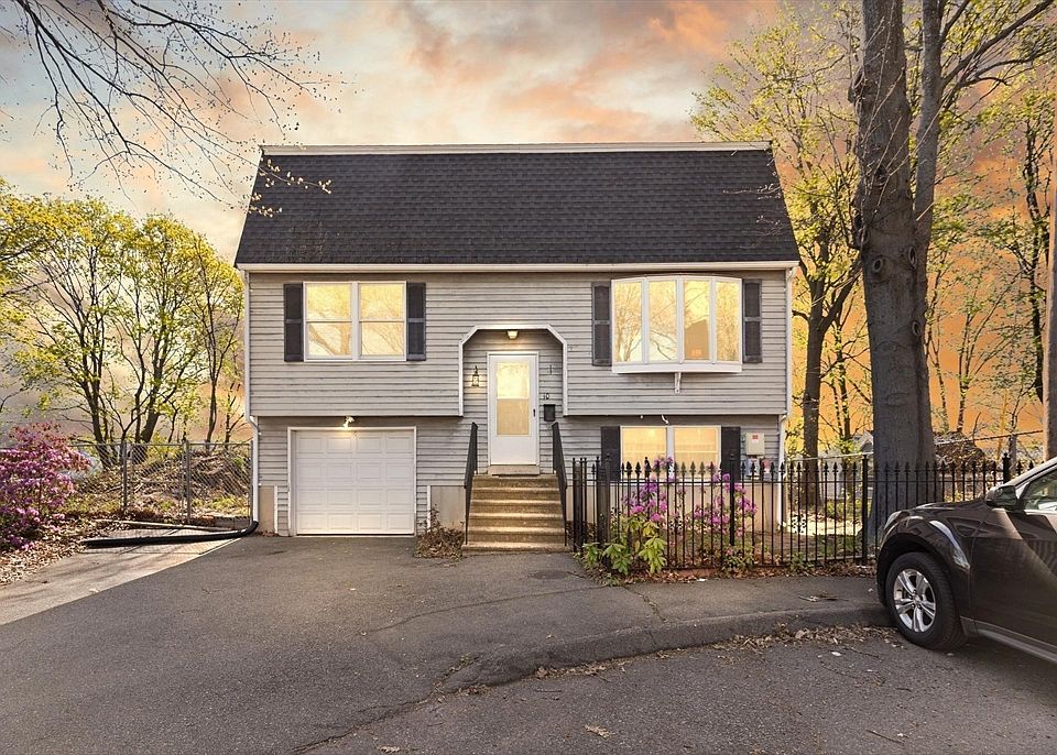 1st image of 10 Fiske Ln