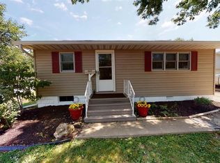 307 N Elmwood Rd, Farmington, IL 61531