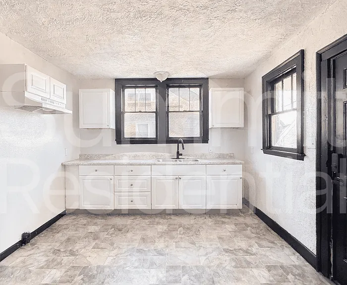 243 W 1st St — Photo 8