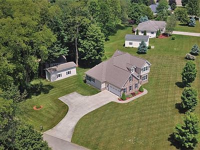 4th image of 8338 Sun Lake Dr