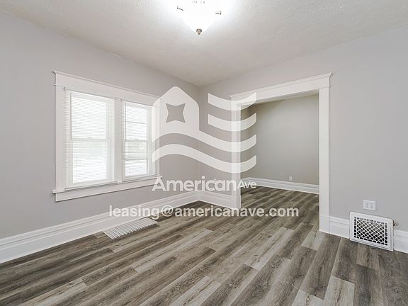 991066_004_living_room_12853878.jpg