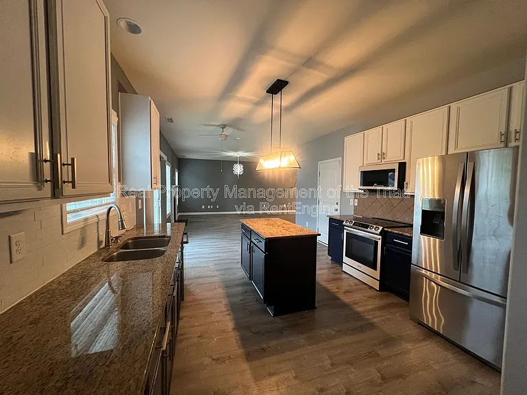 1950 Glenkirk Dr — Photo 13