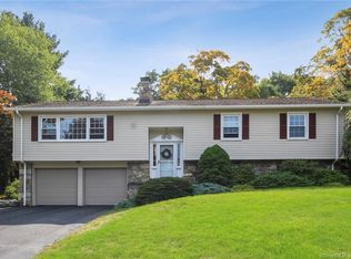 38 Wauneta Rd, Trumbull, CT 06611