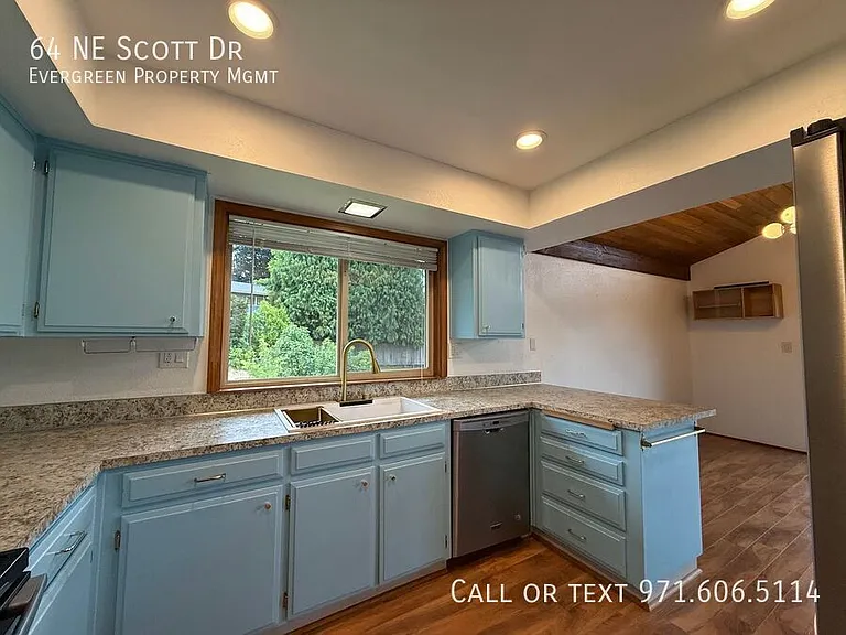 64 NE Scott Dr — Photo 19