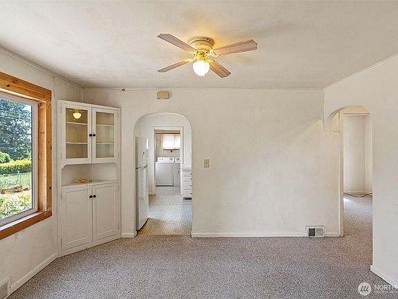 5th image of 7073 Chico Way NW