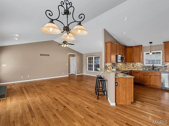4th image of 3208 Echo Lake Dr