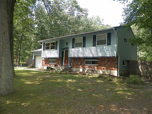 2nd image of 313 Louisiana Trl