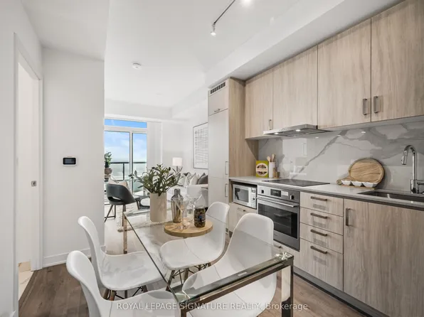 60 Honeycrisp Cres #1101, Vaughan, ON L4K 0N5