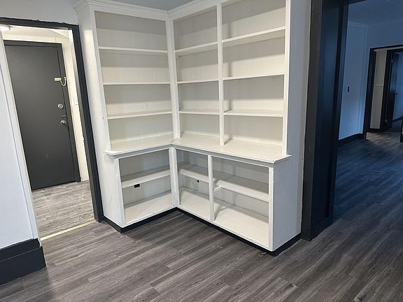 3rd image of 10 W Fulton St #2