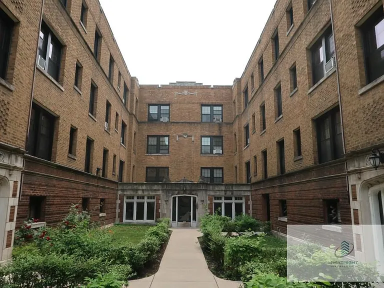 2617-25 W Gunnison St #2625-1W — Photo 9
