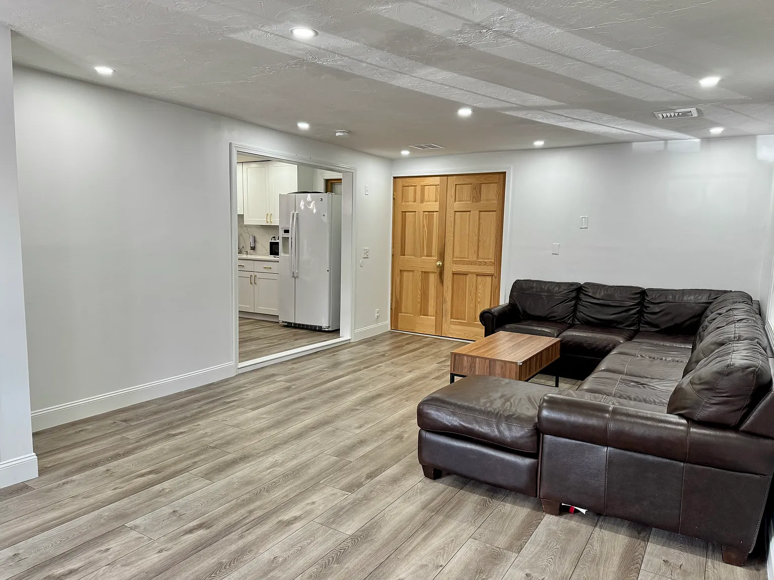 3 bed, 1812 sqft, $3,000 — Photo 2