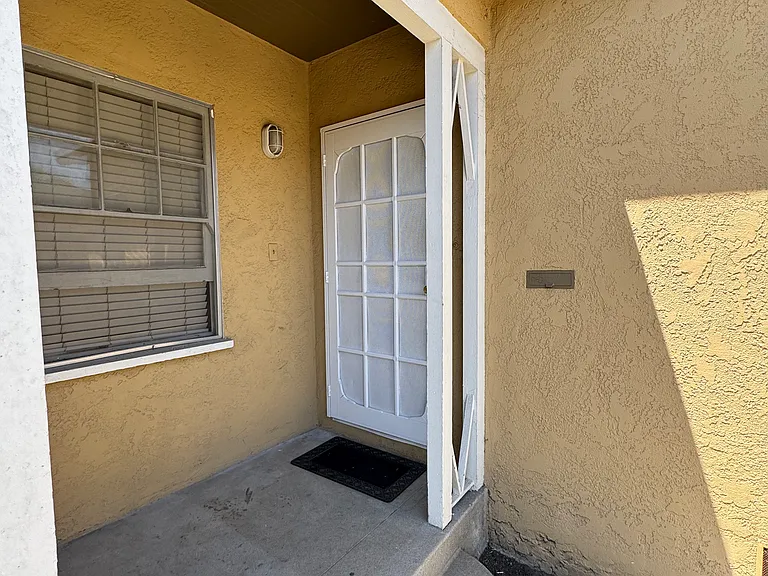 1750 Chestnut Ave — Photo 11