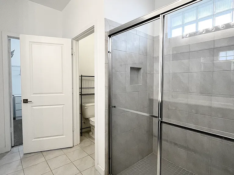En-suite bathroom