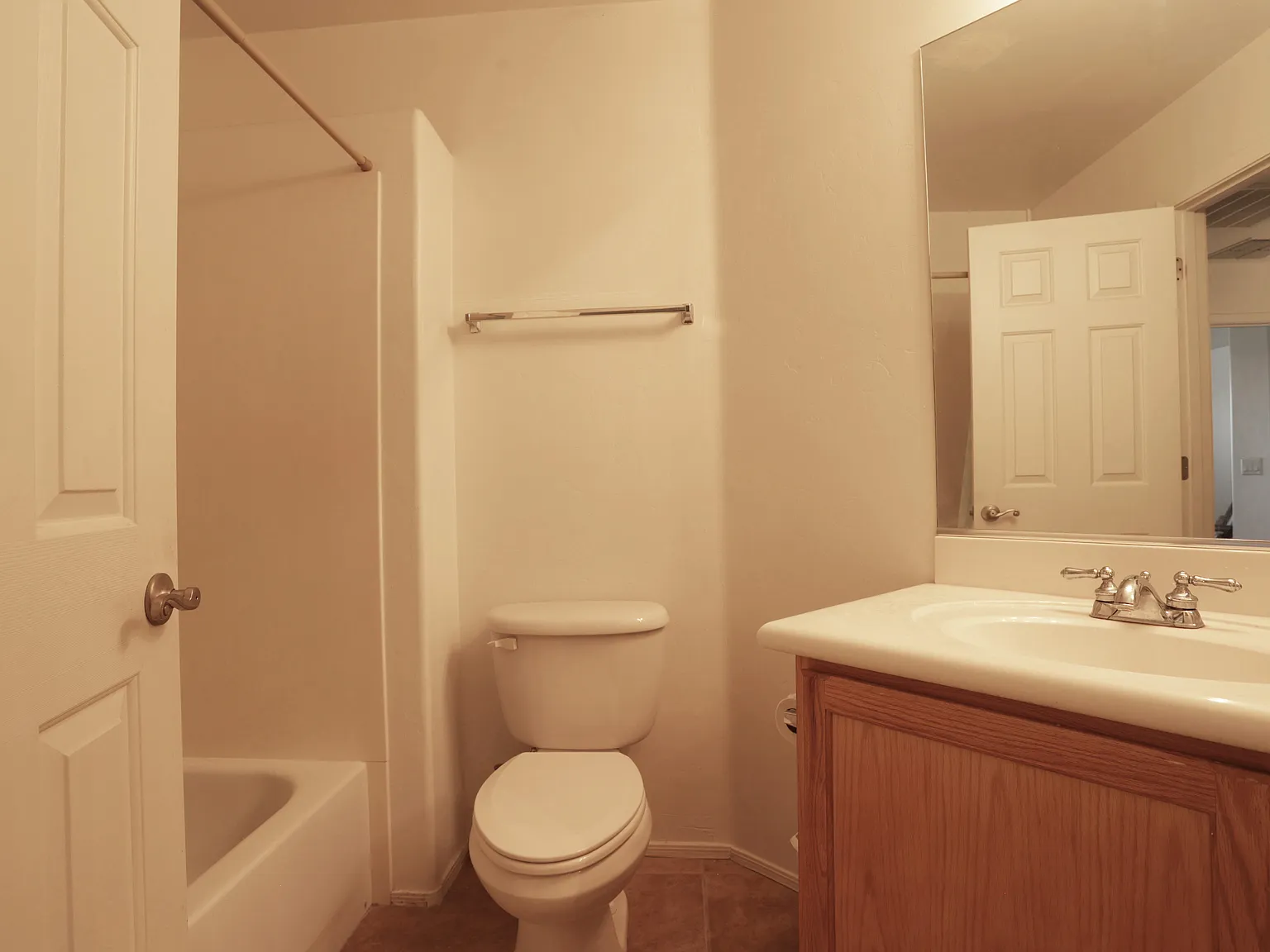 1 bed, 2830 sqft, $750 — Photo 3