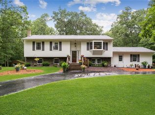 8 Burton Ln, Warwick, NY 10990