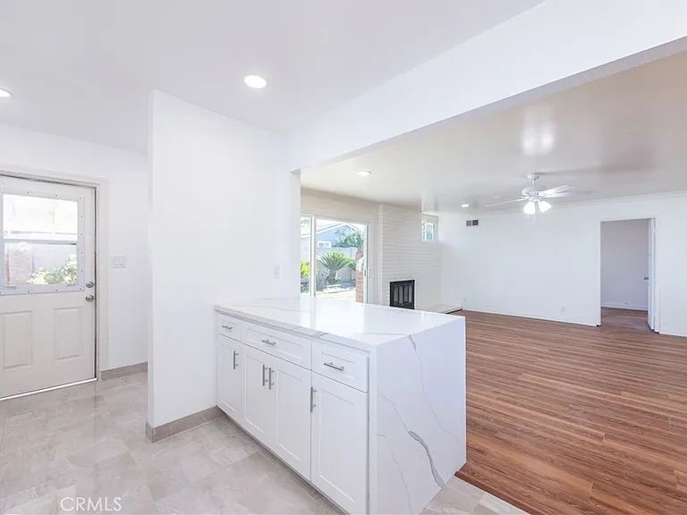 8002 San Luis Cir — Photo 7