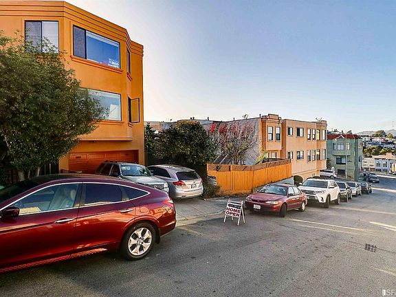 3rd image of 815 Meade Ave