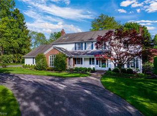2539 Snowberry Ln, Pepper Pike, OH 44124