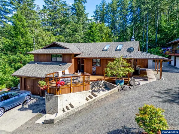 24200 Queen Anne Dr, Philomath, OR 97370