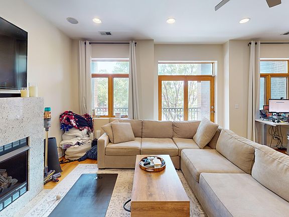 3rd image of 932 W Diversey Pkwy #2