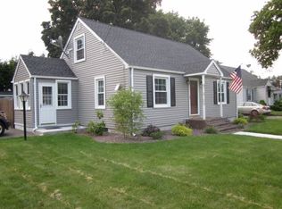 211 Holyoke St, Ludlow, MA 01056