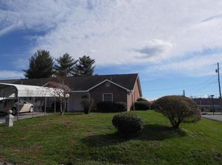 200 Ellison Rd, La Follette, TN 37766